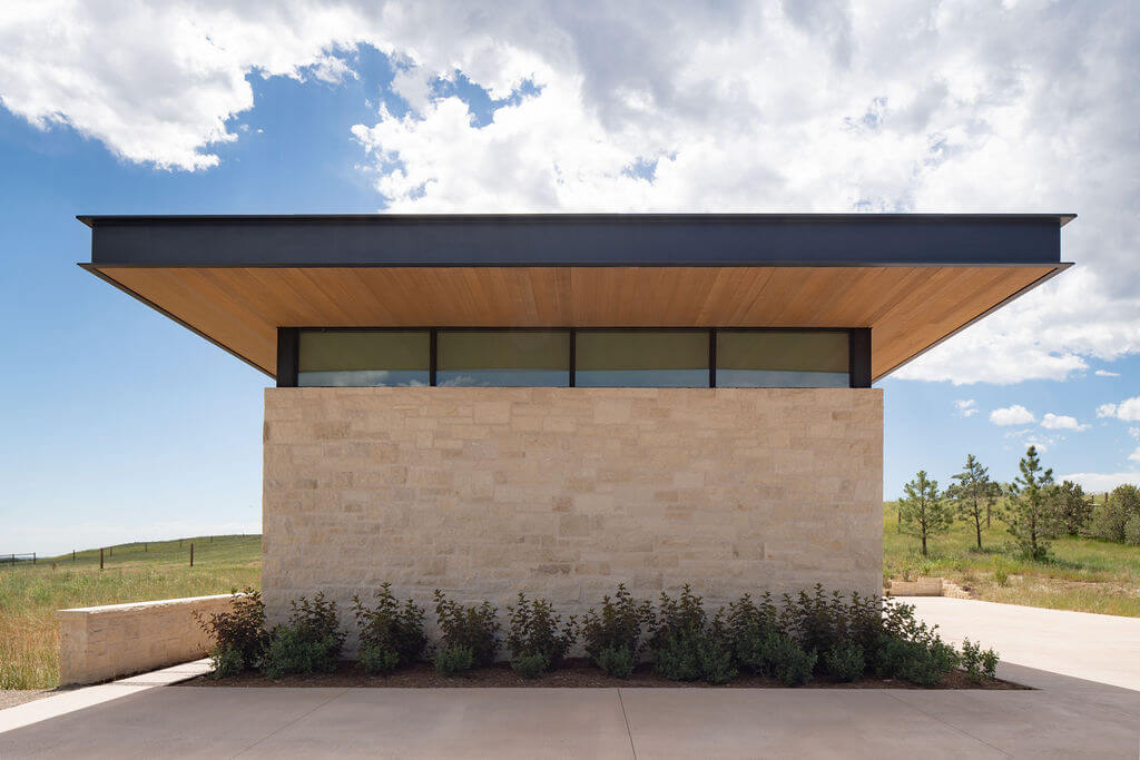 MaggiesFarm_SurroundArch-Exterior-Barn-Garage-North-Elevation-Daytime